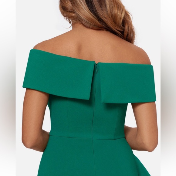 NEW BETSY & ADAM Women Green Asymmetrical Hem Slit Off The Shoulder Sheath Dress - Picture 2 of 9